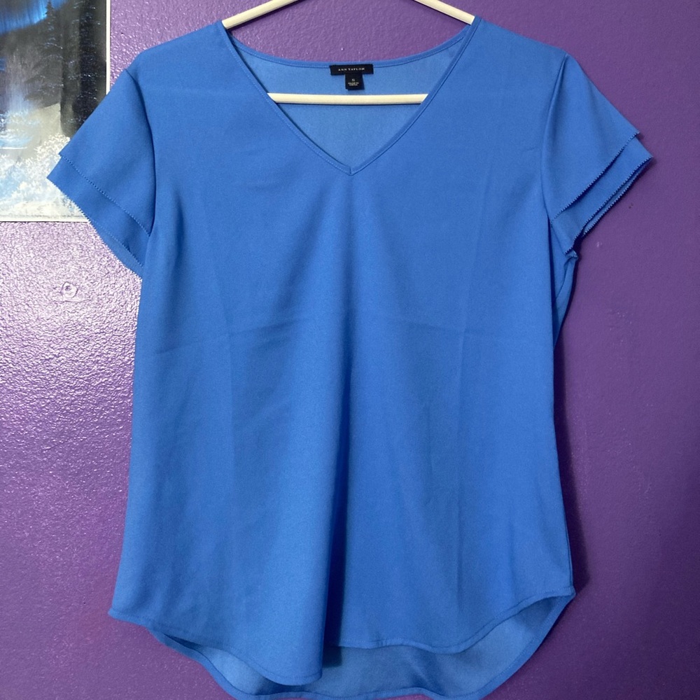 Ann Taylor v neck slightly sheer blue flowy blouse size small